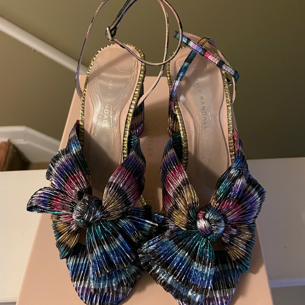 Authentic Randall Leoffler Round Heeled Sandals Size 39. Color Rainbow Metallic